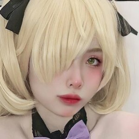 DreamlikeUwU free pornstar photos