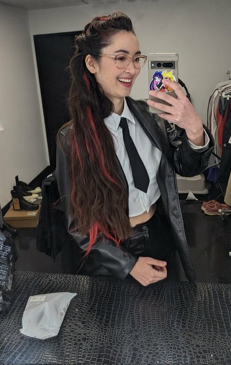 Ovilee May erotic star picture