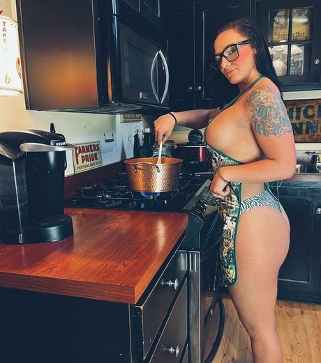 Country Rae naked model pics