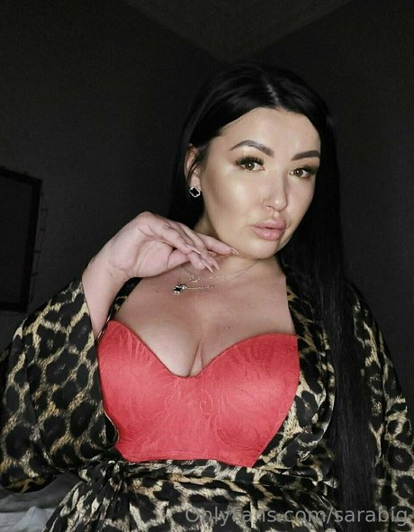 sarabig hot star photo