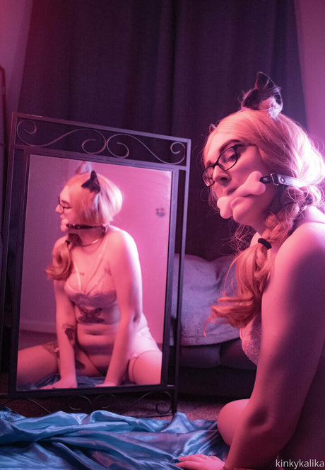 kalika nice actress pics