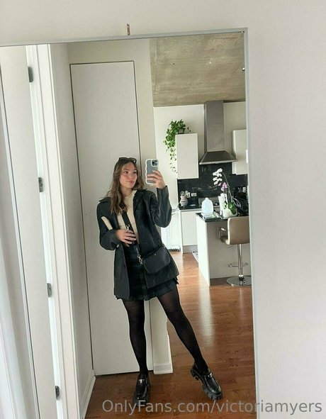 victoriamyers nice model photo