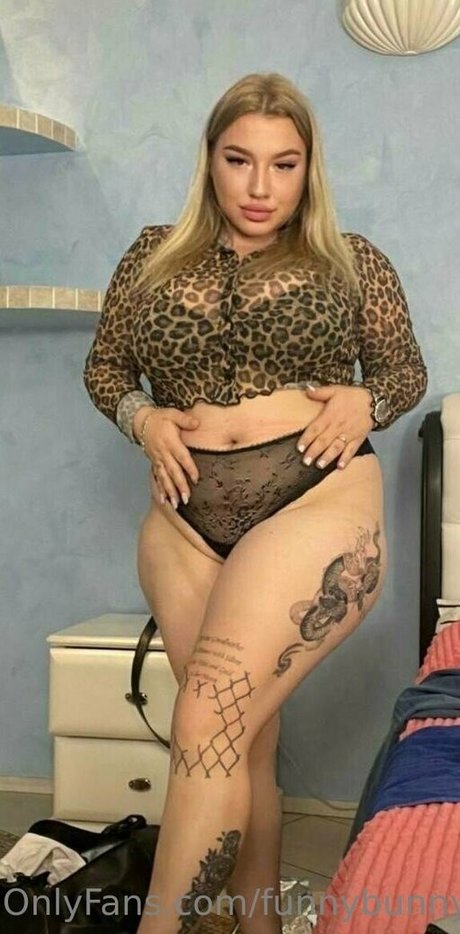 funnybunnykiss model hd img