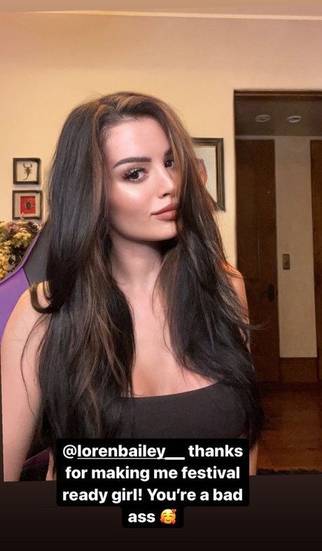 PaigeWWE model erotic img