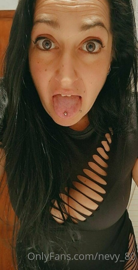 nevy 80 erotic model picture