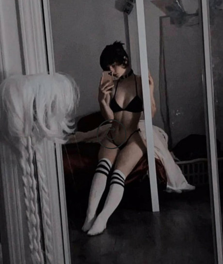 Ltlyata hot pornstar photo