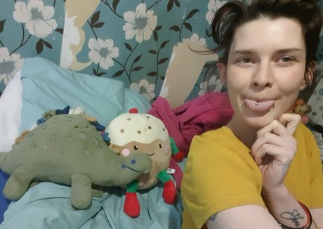 mom daughter onlyfans pornographic images