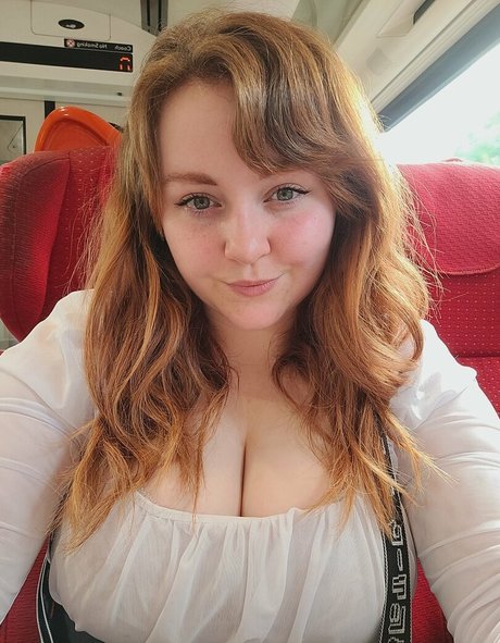 Holiwhirl pornstar pretty archive