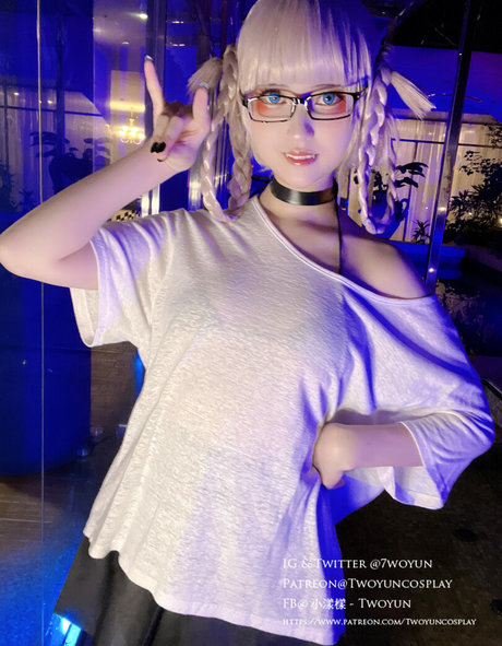 Twoyun pornstar naked photos