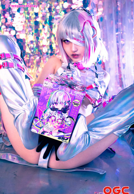 Twoyun nudes model picture