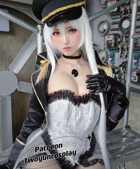 Twoyun star hot pictures