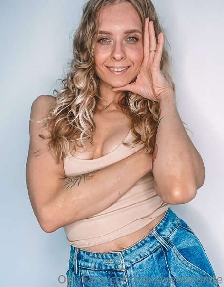 sexsweetblonde naked pornstar picture