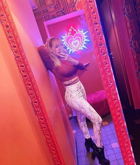 cute onlyfans erotic image