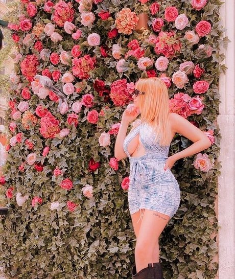 Luana88chloe hot pornstar picture