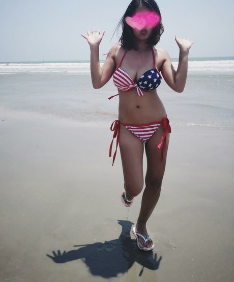 Chillie Cutie model art galleries