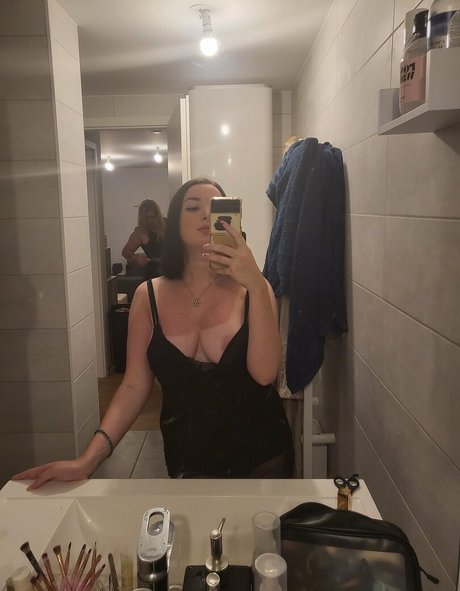 Trigadoll sexy actress image