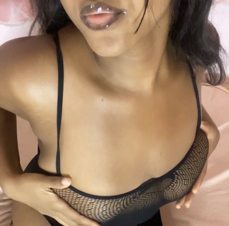 itsallpink beautiful actress img