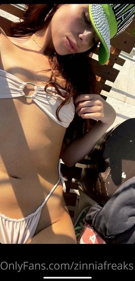 zinniafreaks hd pornstar img