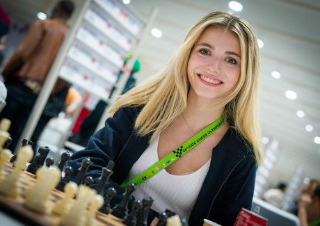 Anna Cramling pretty actress gallery