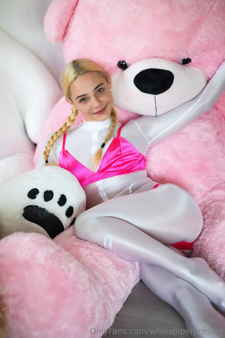 Whoispiperpresley nudes star image