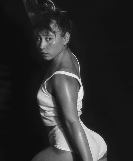 Katelyn Ohashi model best pic