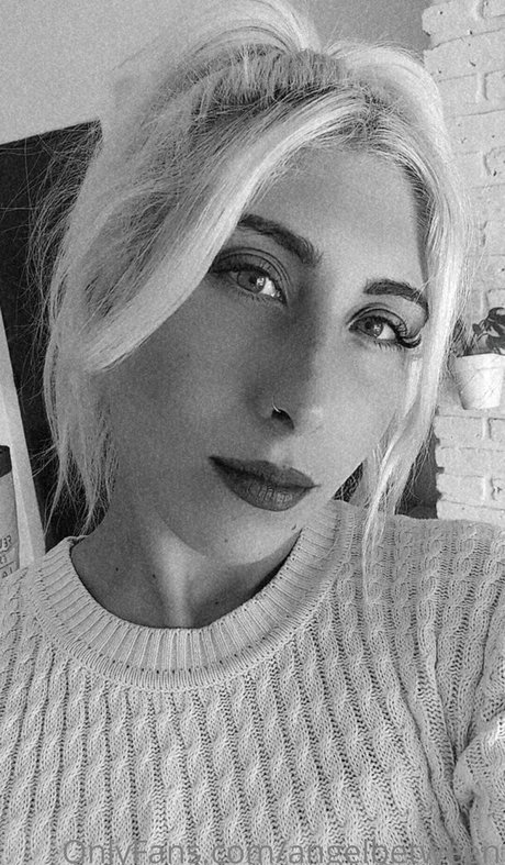 angelbetween star exclusive pics