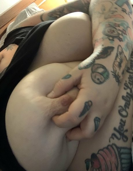 whalecupcake model perfect photo