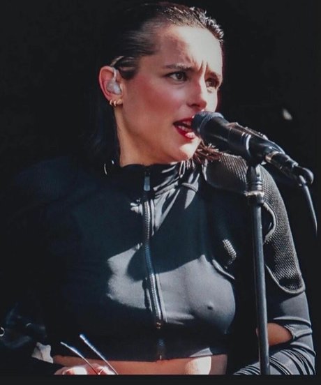 Jehnny Beth beautiful actress picture