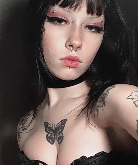 isa guim pornographic model img