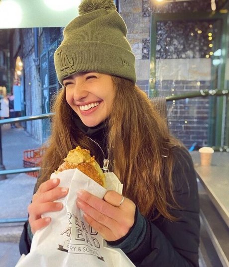 Holly Earl perfect model gallery