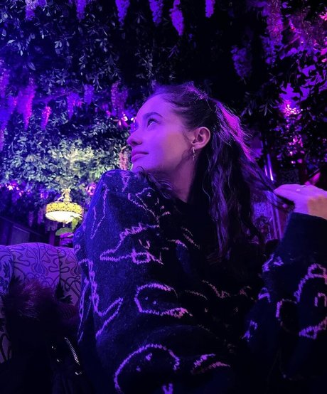 Holly Earl star perfect gallery