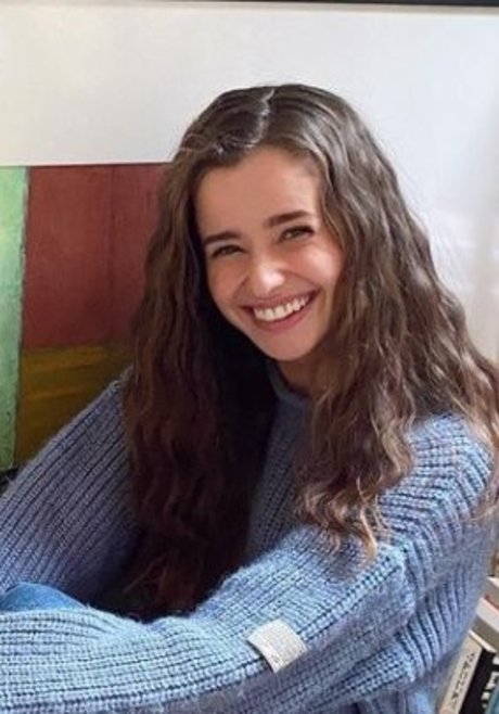 Holly Earl star pretty pic