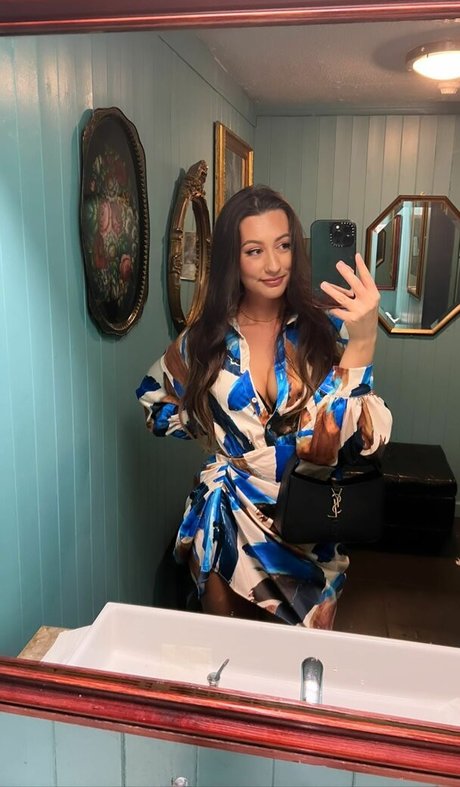 Lottie Loves ASMR pornographic model image