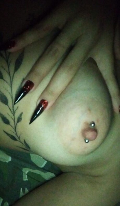 Kauyza Danthara nude star photo