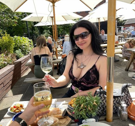 Manchester model top image