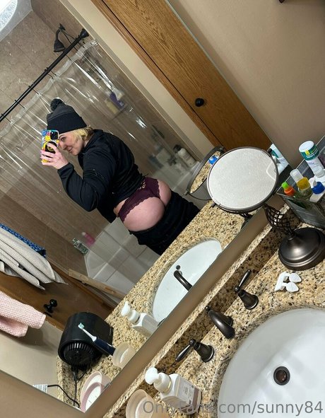 sunny84 star pornographic photos