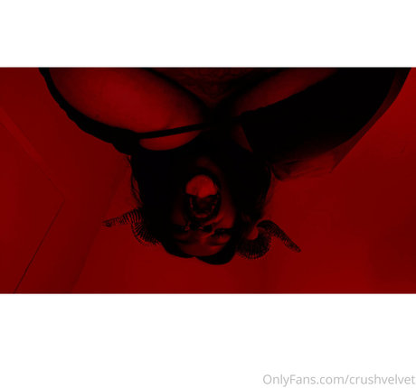 crushvelvet naked pornstar gallery