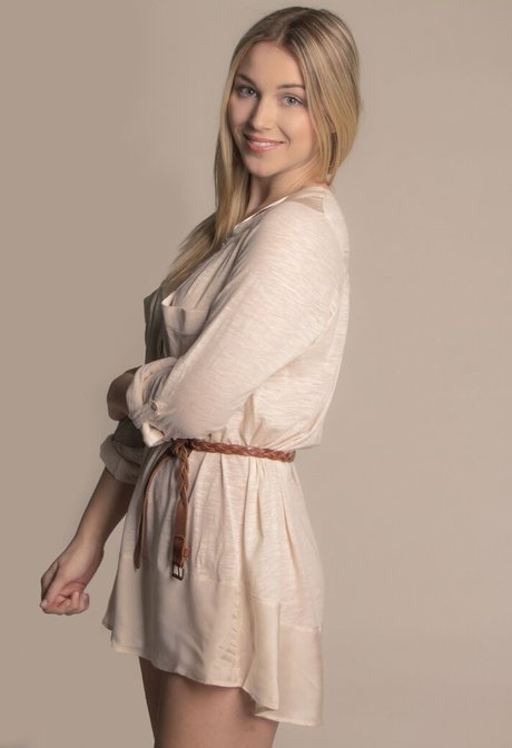 Laura Michalowicz top star images