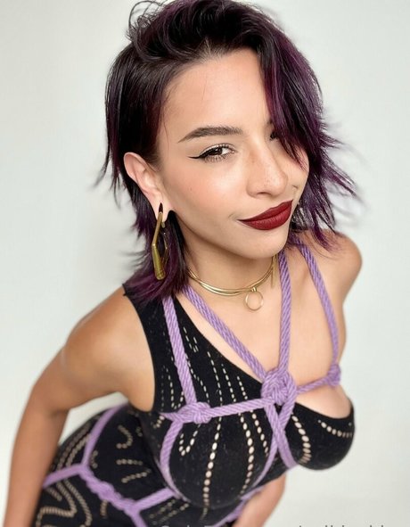 Selkieskins model naked image