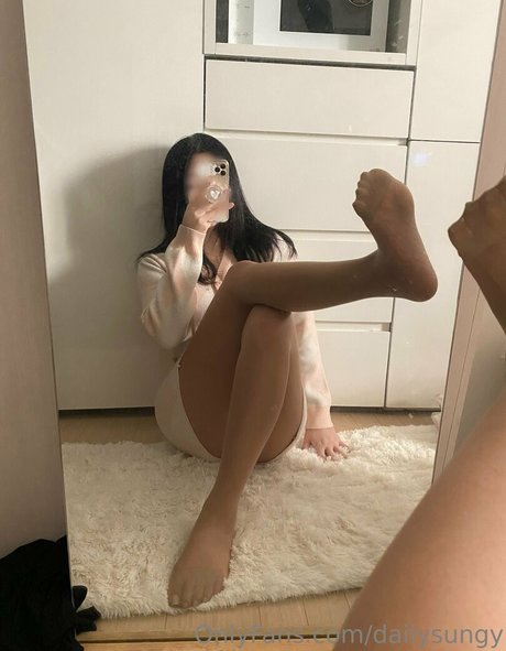 dailysungy adult model images