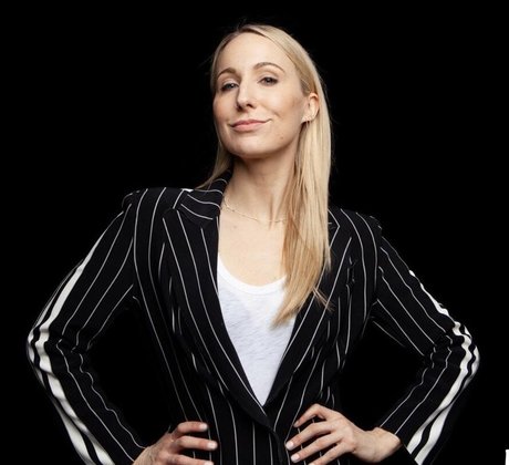 Nikki Glaser star perfect galleries