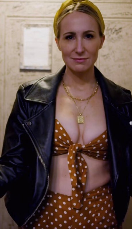 Nikki Glaser nudes actress picture