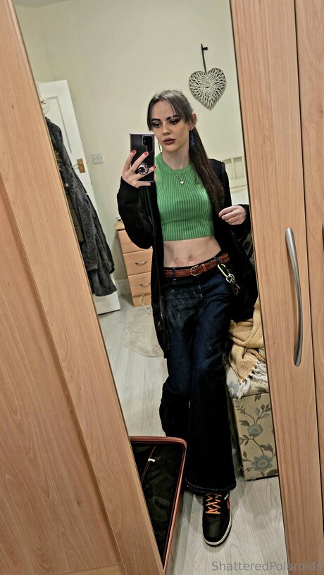 shatteredpolaroids high quality model image