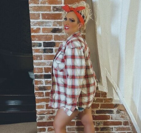 mature squirt onlyfans sexy photos