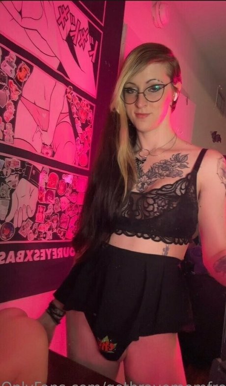 gothravemomfree Profile pic