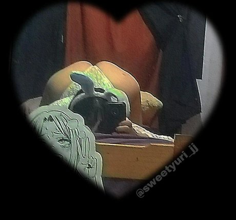 SweetYuri exclusive pornstar img