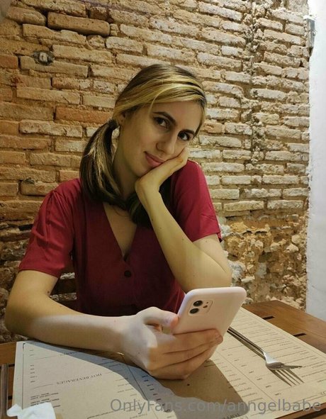 anngelbabe pornographic model image