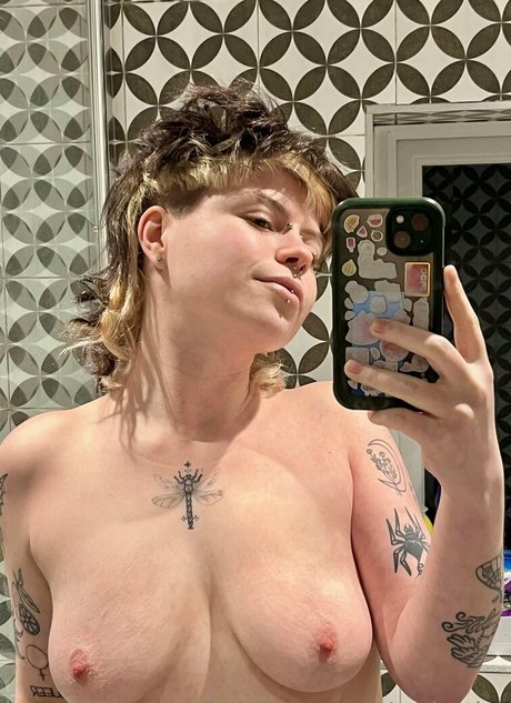 ez butler hd actress pic