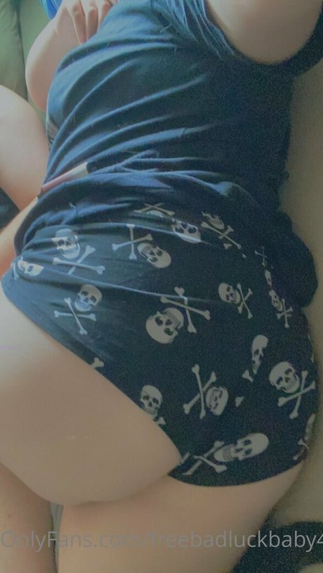 freebadluckbaby420 star pretty picture