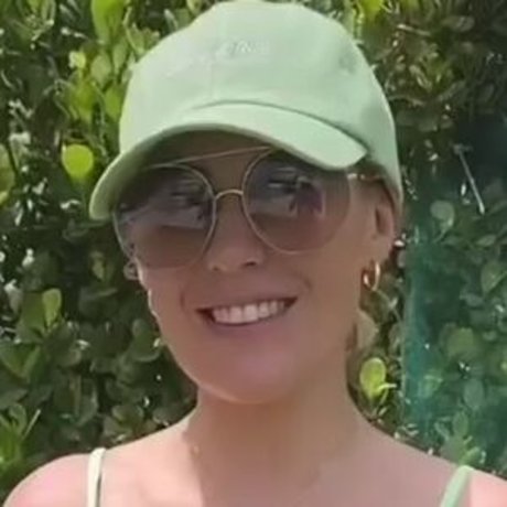 Nadia Sawalha top model photo